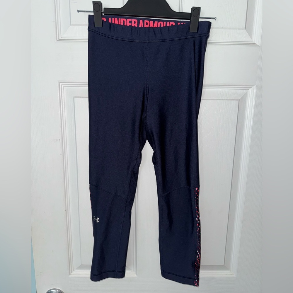 Under Armour HeatGear Compression 3/4 Leggings | Dark Blue, Pink Accents | Small